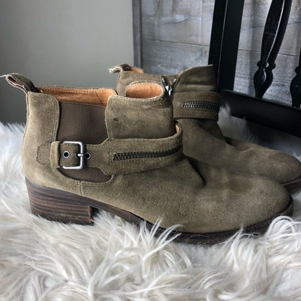 Gentle Souls 8.5 Kenneth Cole Penny olive green suede moto buckle ankle boots